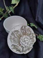 Blooming Sweetness - Ceramic Sugar container - White and grey color - Image 3