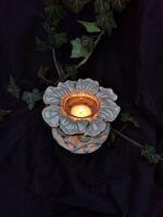 Elegant Flower Candle Holder with Golden Accents: Illuminate in Style - Pearl white / gold color - Image 2