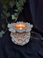 Elegant Flower Candle Holder with Golden Accents: Illuminate in Style - Pearl white / gold color - Image 4