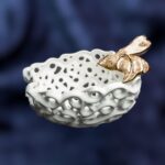 Apple-Shaped Ceramic Bowl - White and gold color - Image 2
