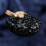 Apple-Shaped Ceramic Bowl - Black and gold color - Image 3